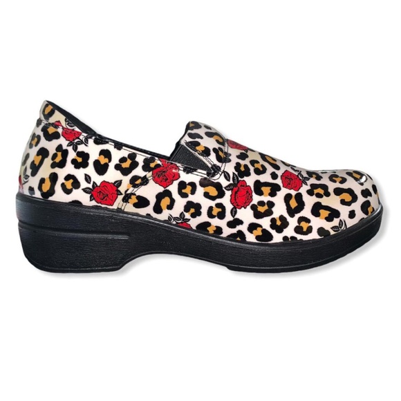 Marilyn Monroe Leopard Rose Nurse Clogs Sz 6-11 - Picture 1 of 7